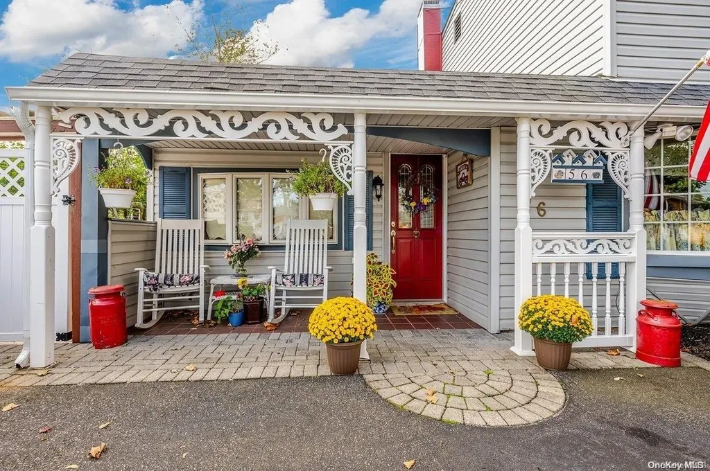 56 Twisting Lane Wantagh NY 11793
