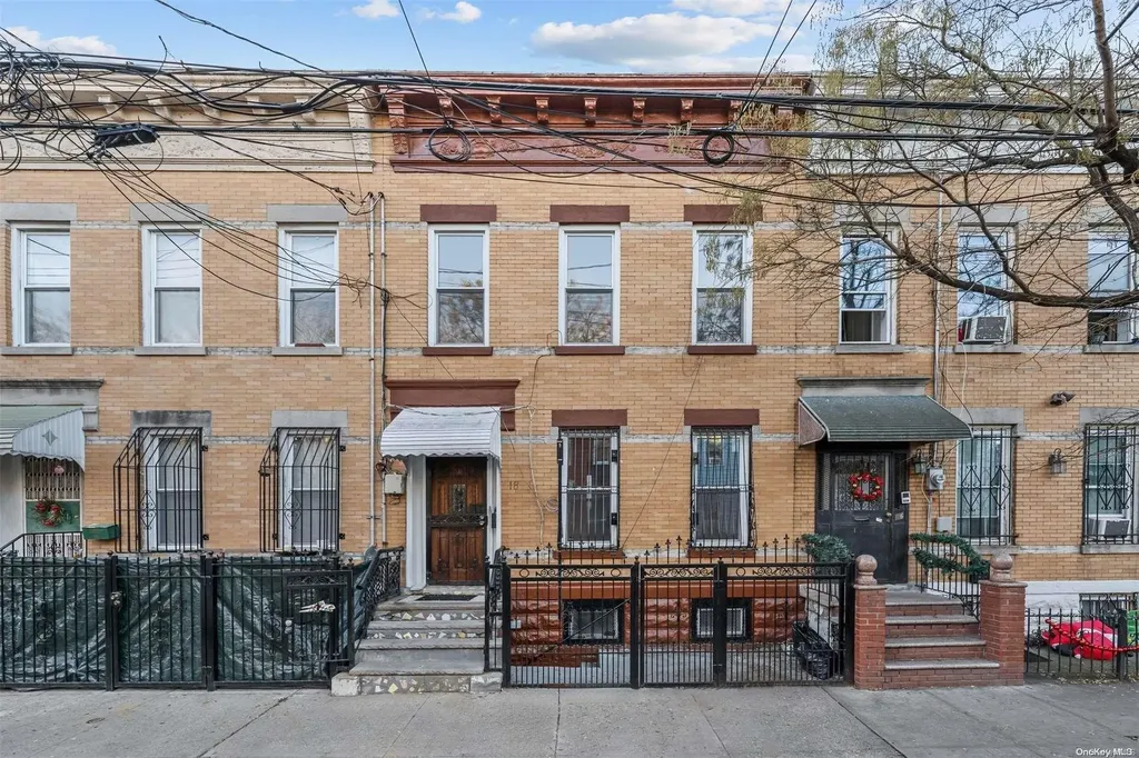 18 Pine Street Brooklyn NY 11208