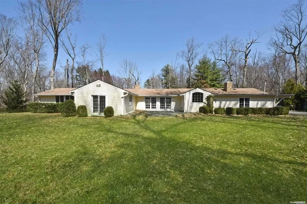 1 Parish Drive Locust Valley NY 11560