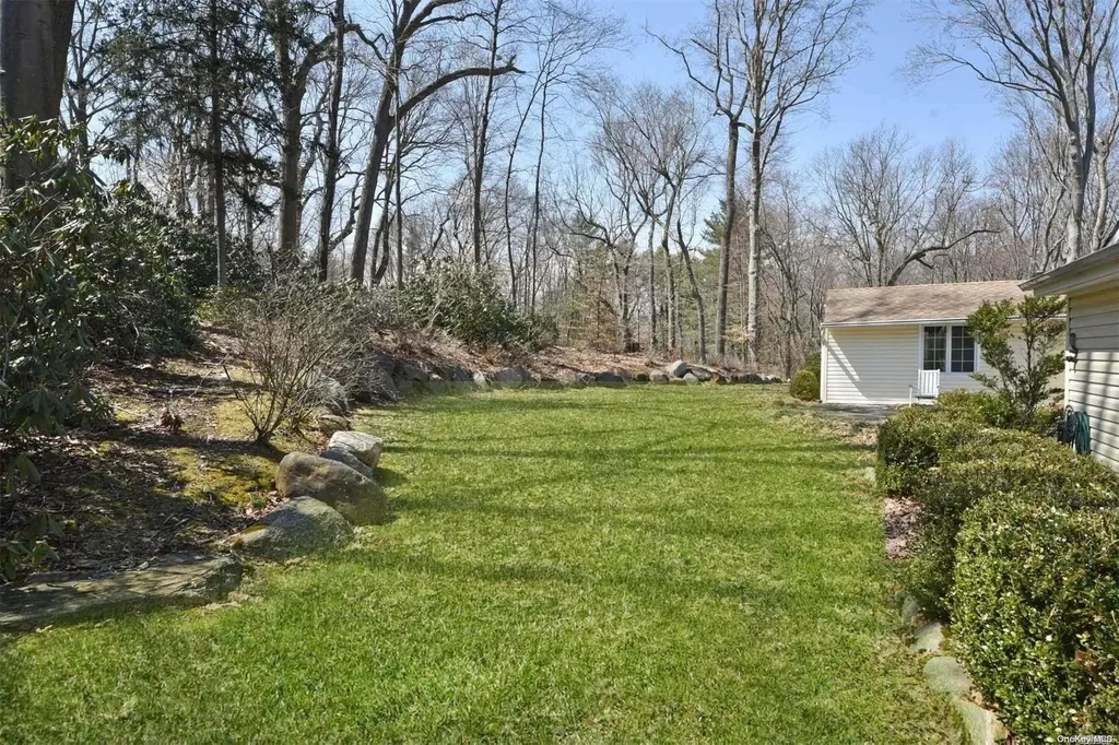1 Parish Drive Locust Valley NY 11560