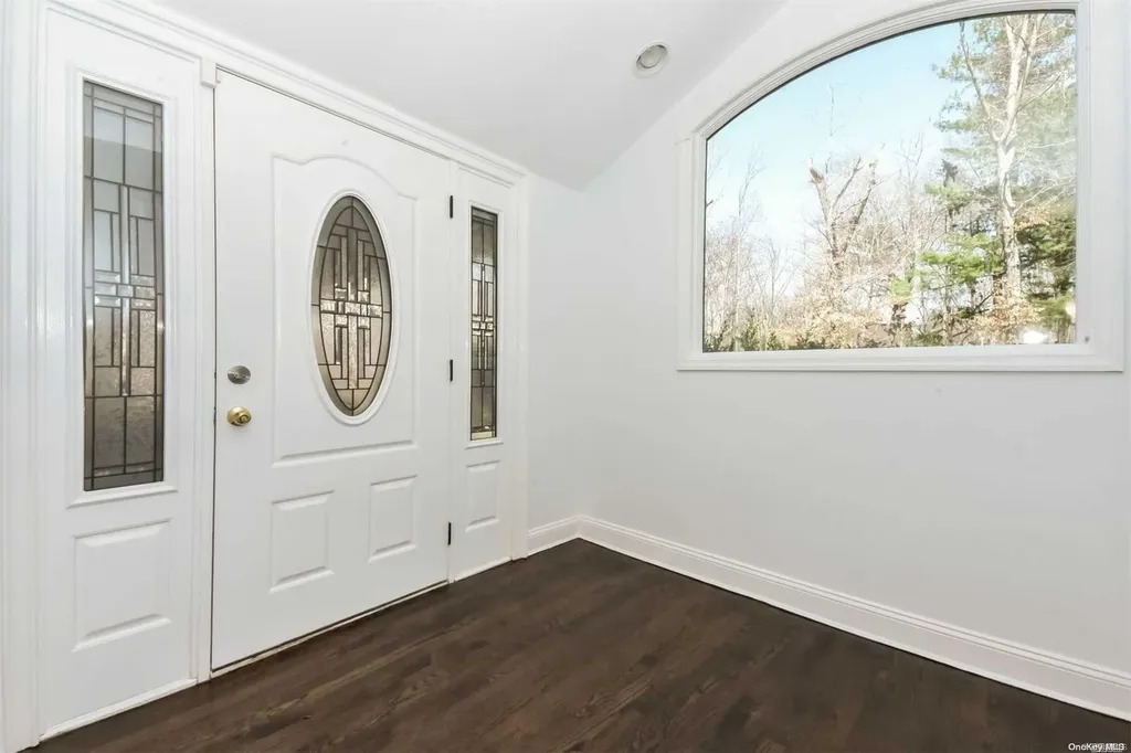 1 Parish Drive Locust Valley NY 11560