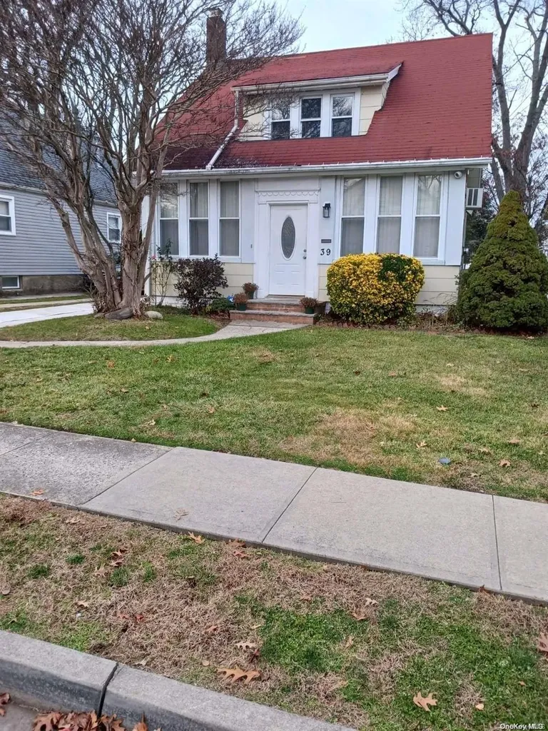 39 Lawrence Avenue Lynbrook NY 11563