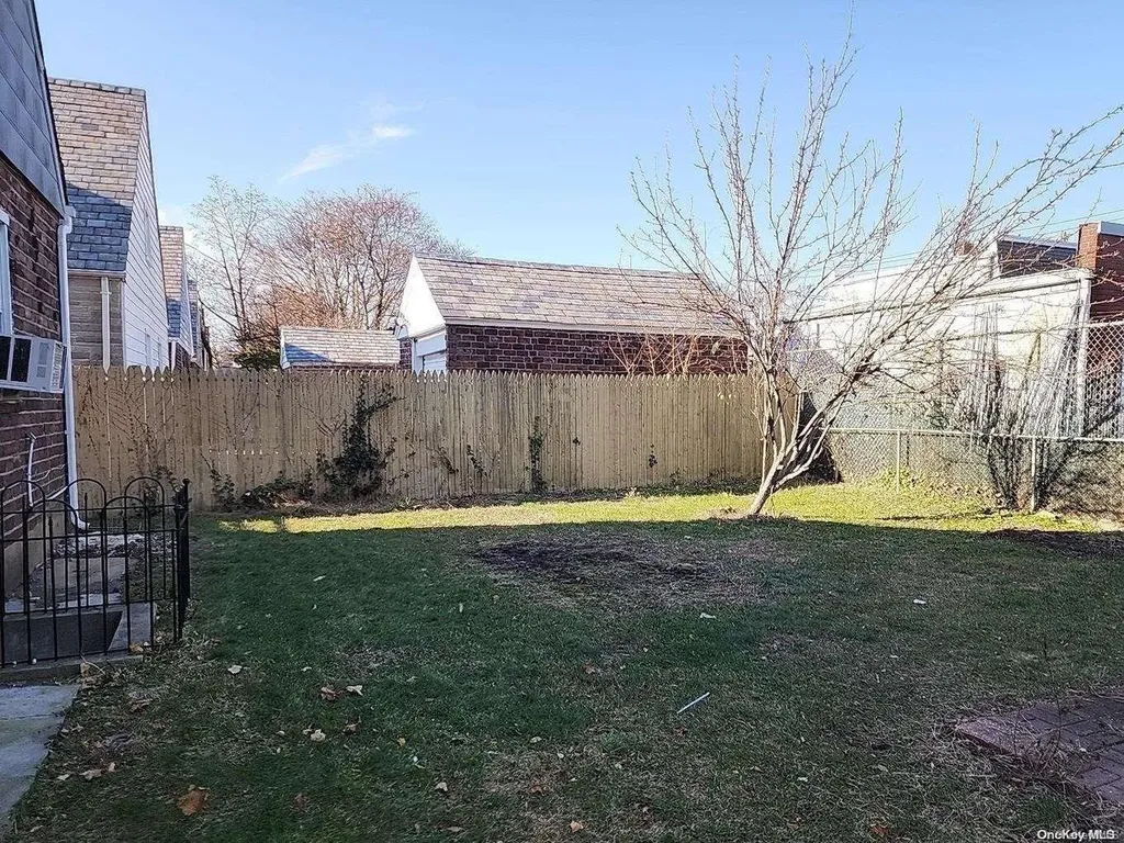 29 Foster Place Hempstead NY 11550
