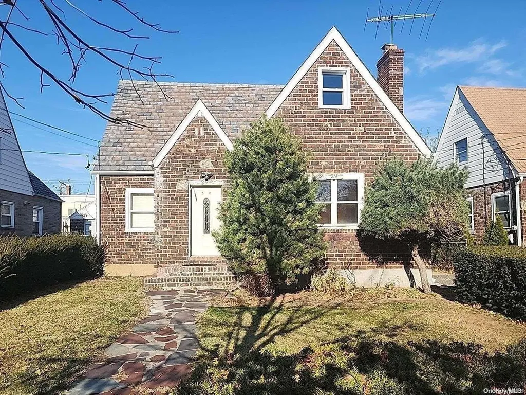 29 Foster Place Hempstead NY 11550