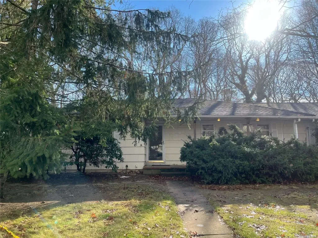 42 Peeker Avenue Mastic Beach NY 11951