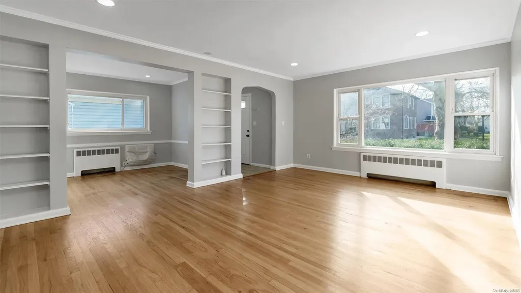 38 Stephan Marc Lane New Hyde Park NY 11040