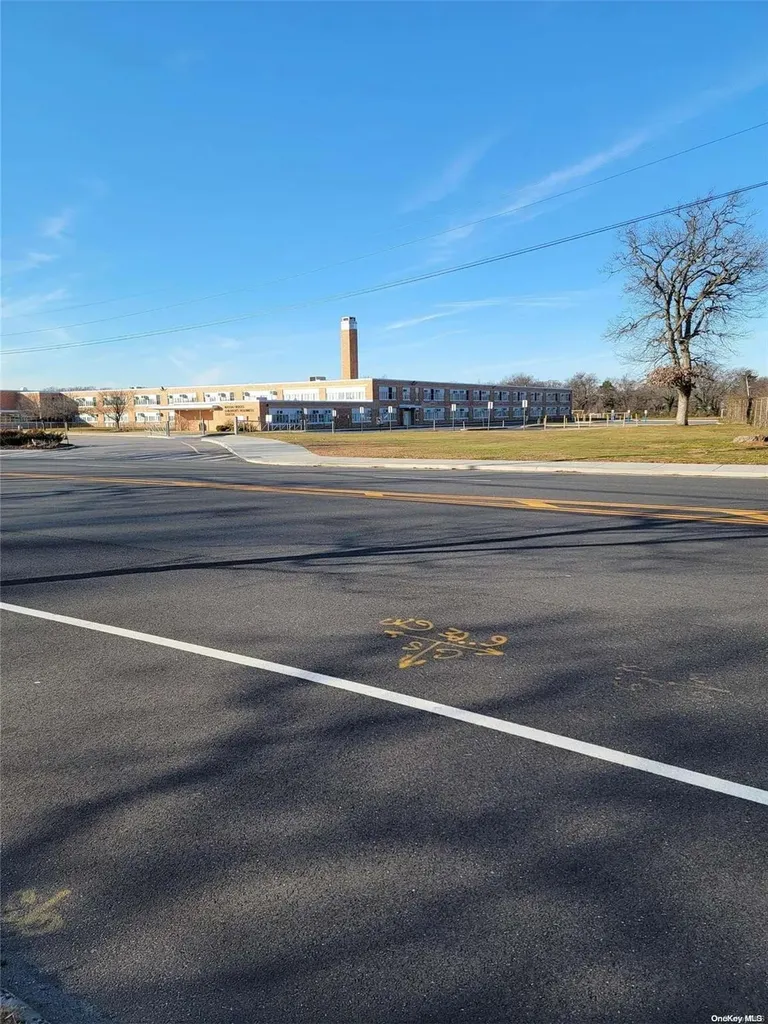 2390 Jerusalem Avenue North Bellmore NY 11710