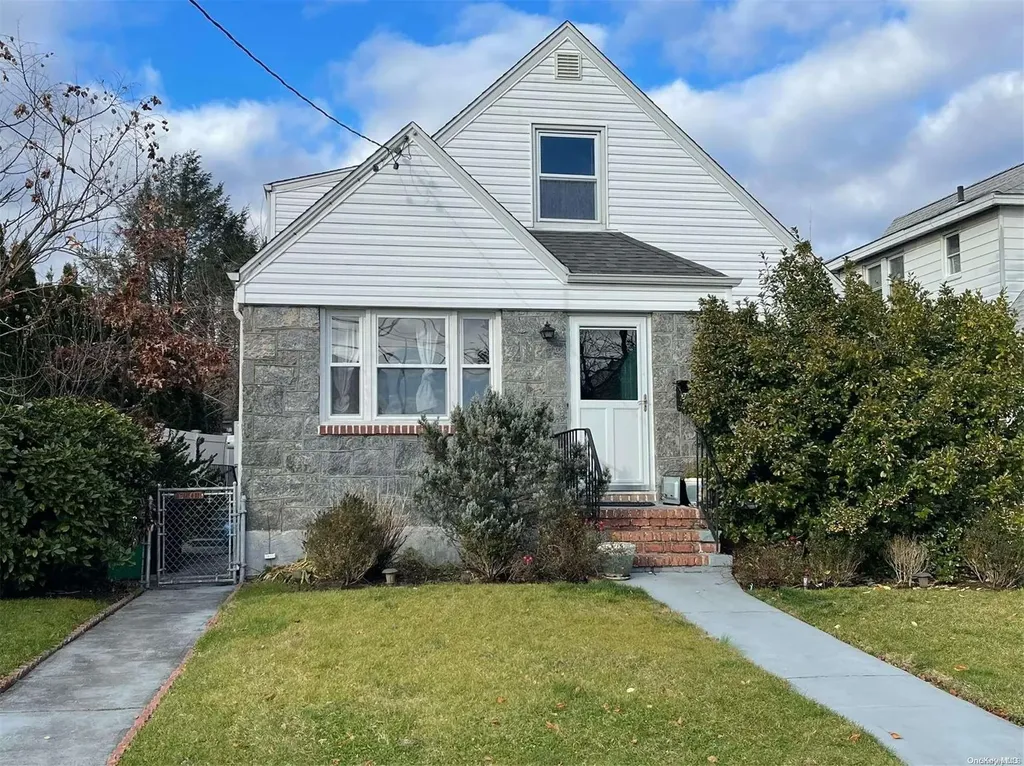 1401 S Park Place New Hyde Park NY 11040