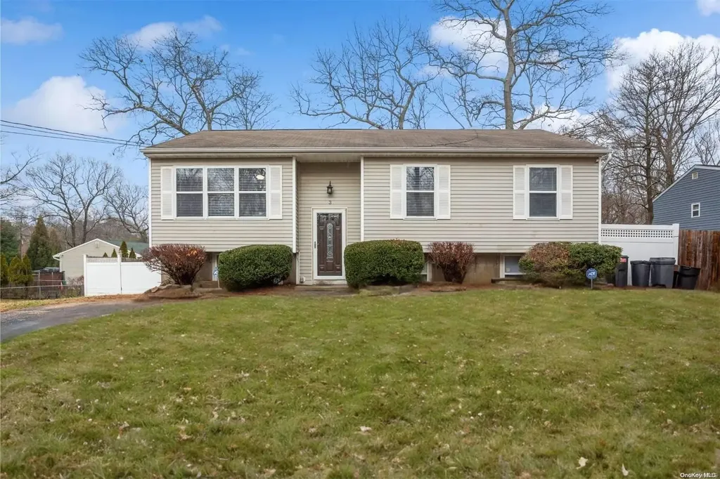 3 Wagner Road Medford NY 11763