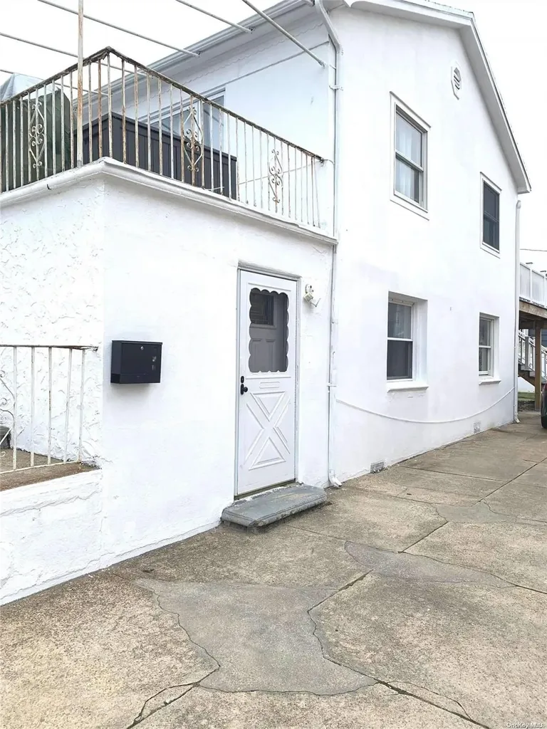 650 E Park Avenue Long Beach NY 11561