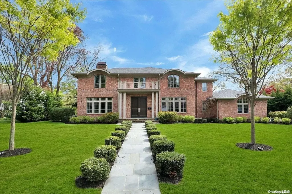 30 Old Pine Drive Manhasset NY 11030