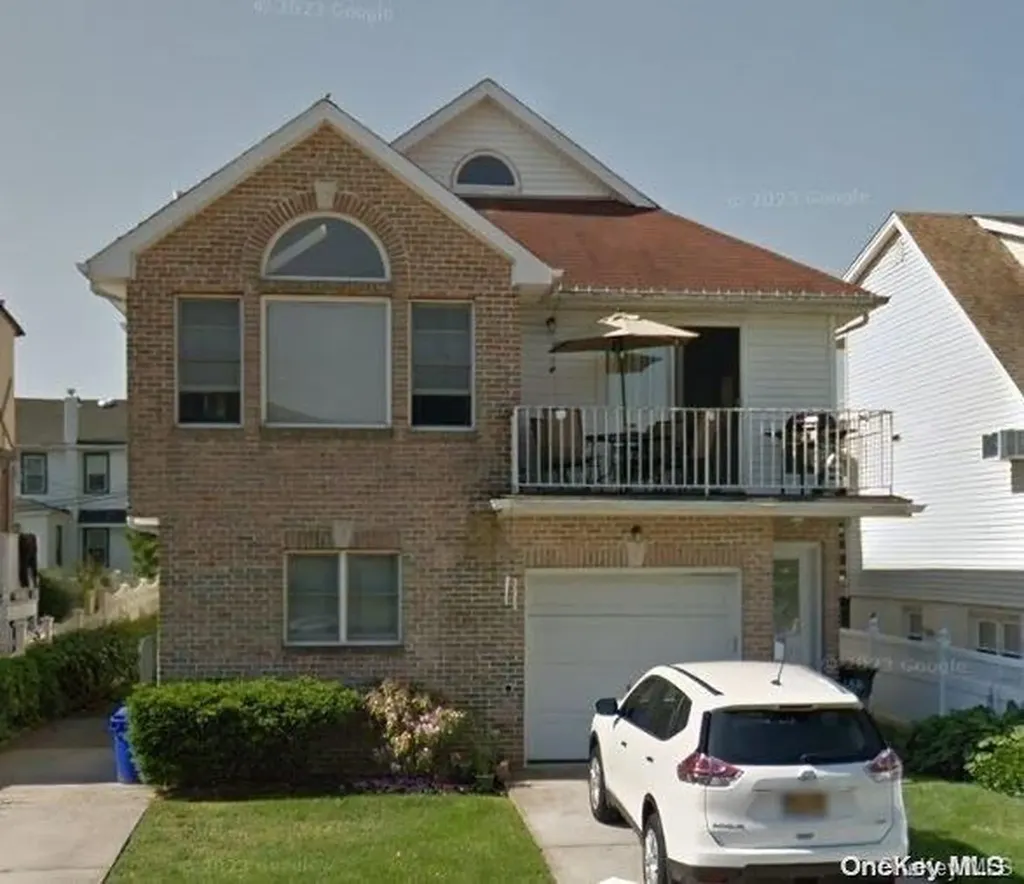 656 E Olive Street Long Beach NY 11561