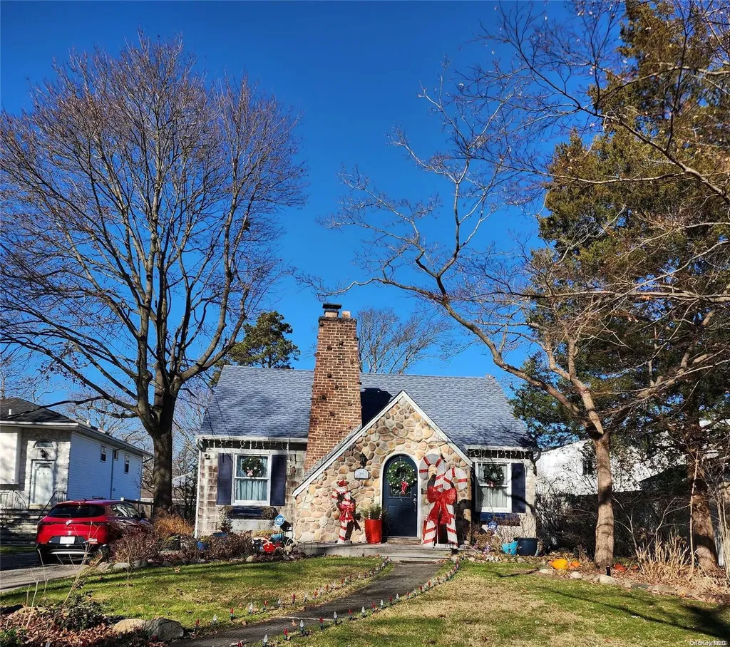295 Half Hollow Road Deer Park NY 11729