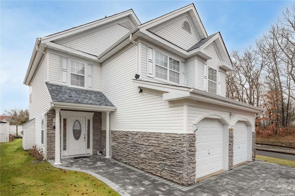 21 Ariel Drive Middle Island NY 11953