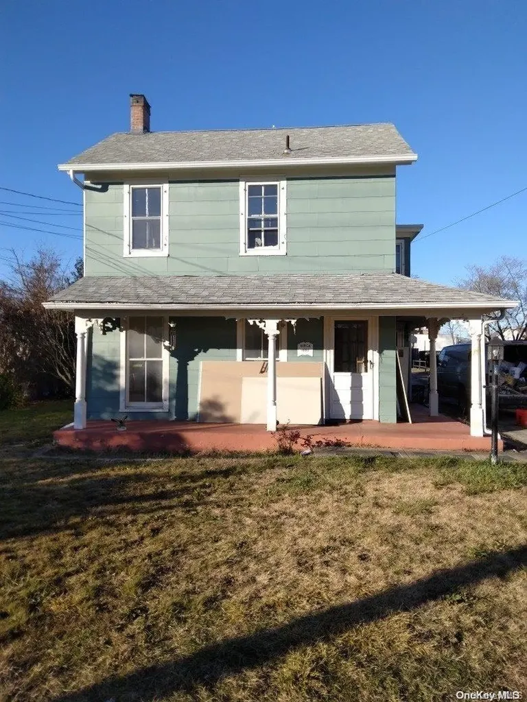 53 Academy Street Patchogue NY 11772
