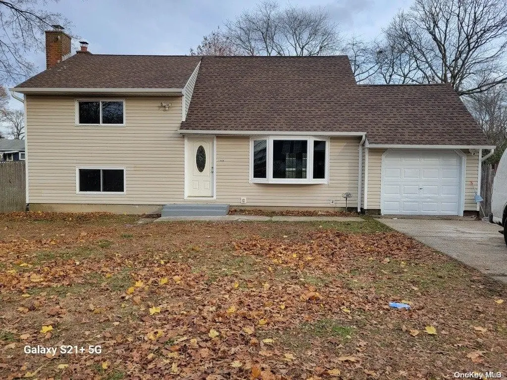 1533 Ferndale Boulevard Central Islip NY 11722
