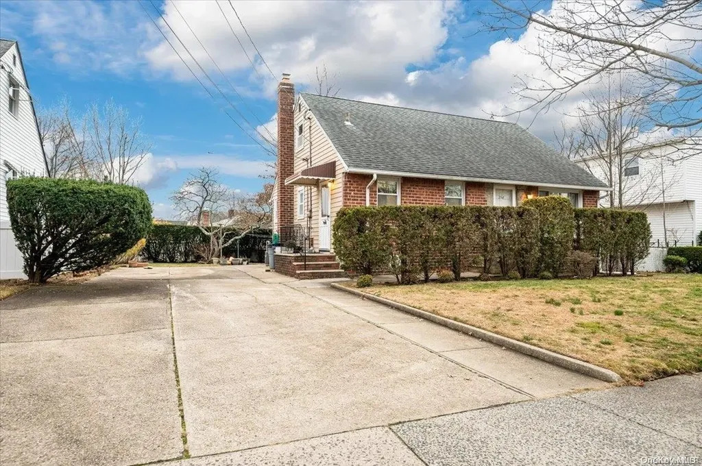 258 Meyer Avenue Valley Stream NY 11580