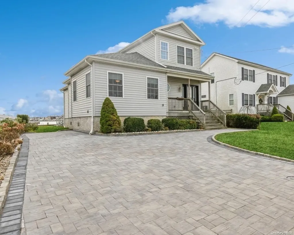 6 E Lincoln Avenue Massapequa NY 11758