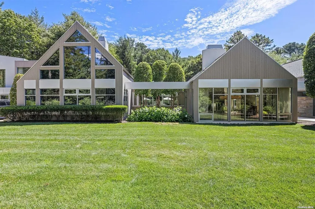 7 Rolling Wood Lane East Hampton NY 11937