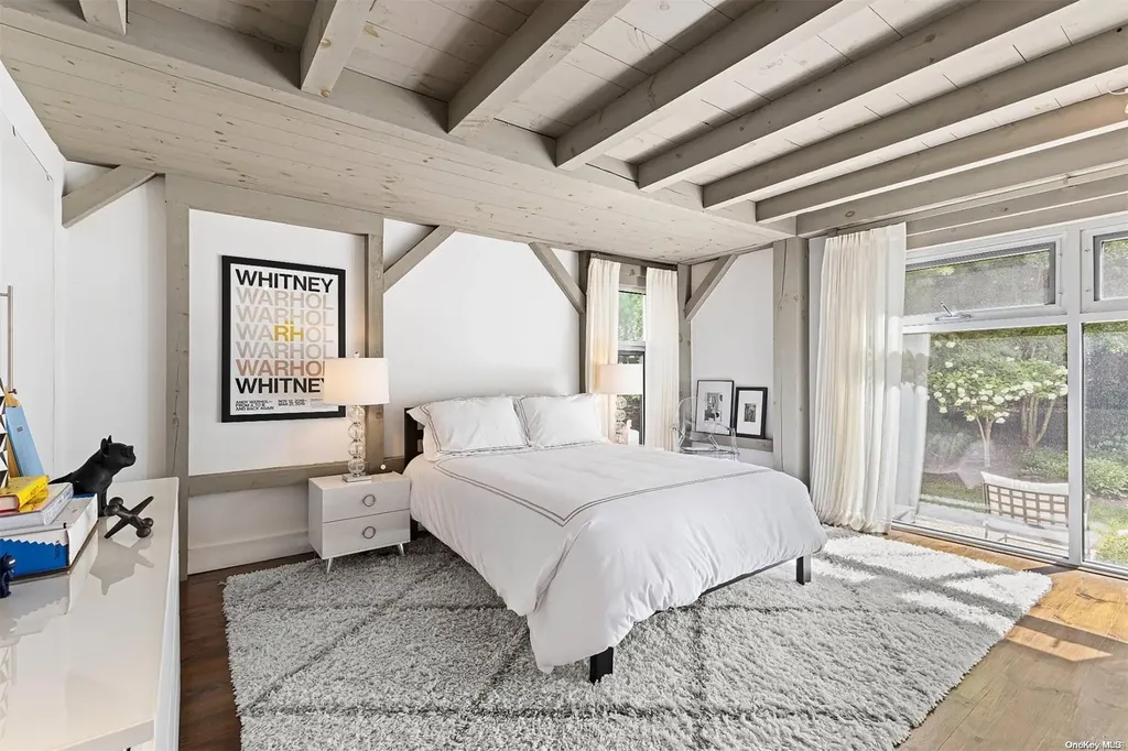 7 Rolling Wood Lane East Hampton NY 11937