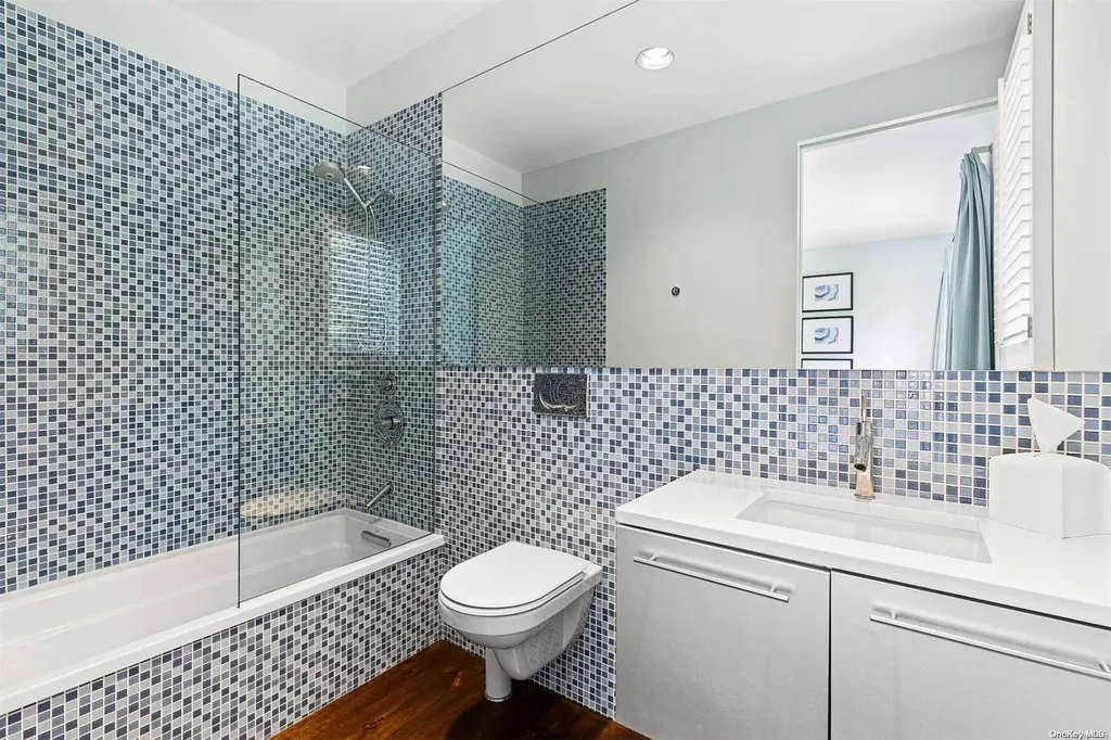 7 Rolling Wood Lane East Hampton NY 11937