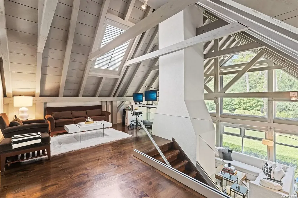 7 Rolling Wood Lane East Hampton NY 11937