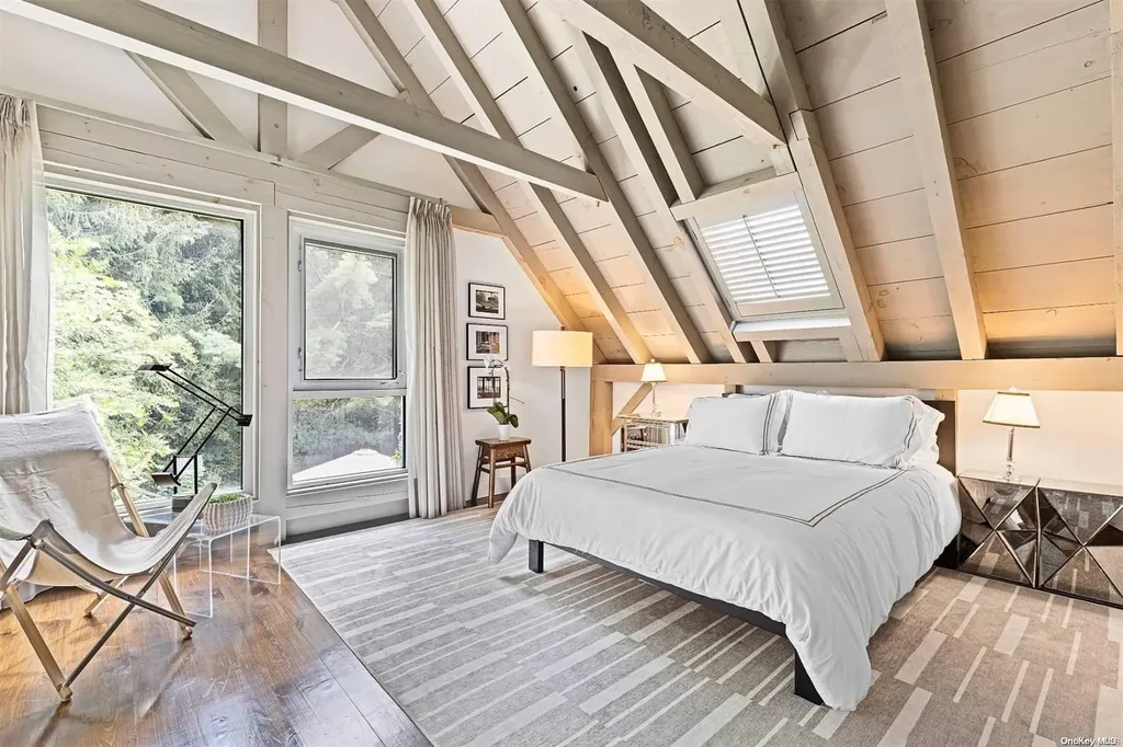 7 Rolling Wood Lane East Hampton NY 11937