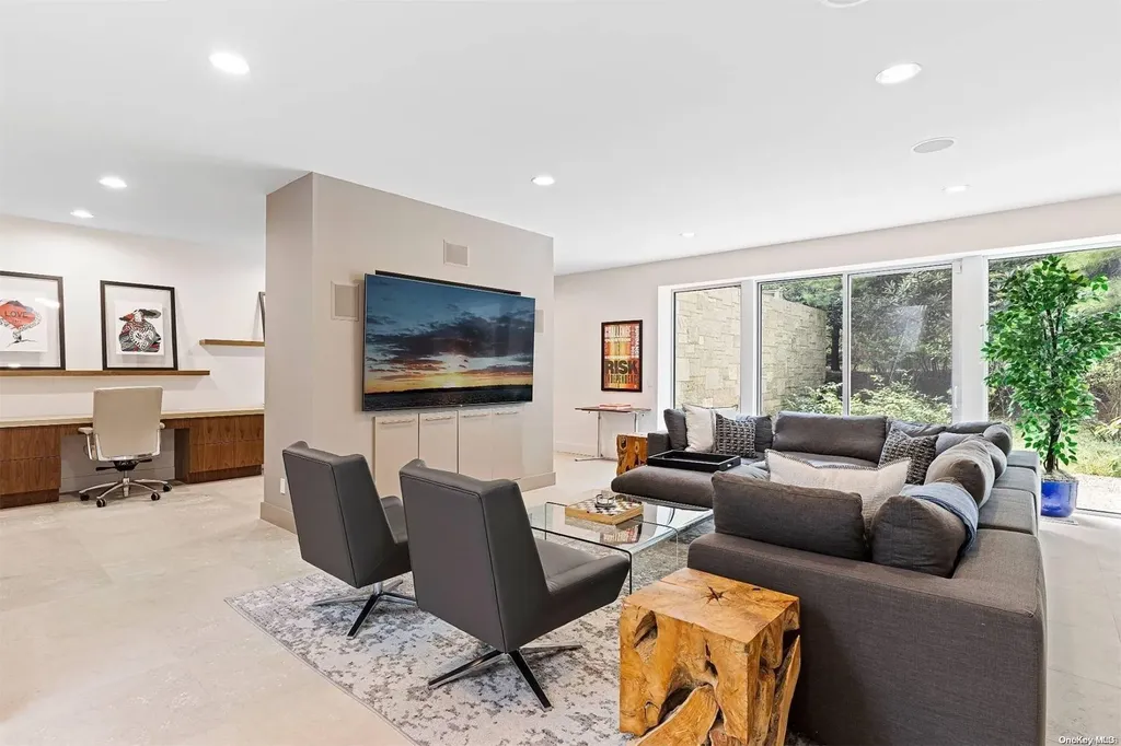 7 Rolling Wood Lane East Hampton NY 11937