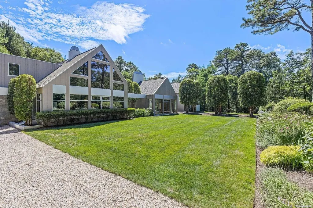7 Rolling Wood Lane East Hampton NY 11937