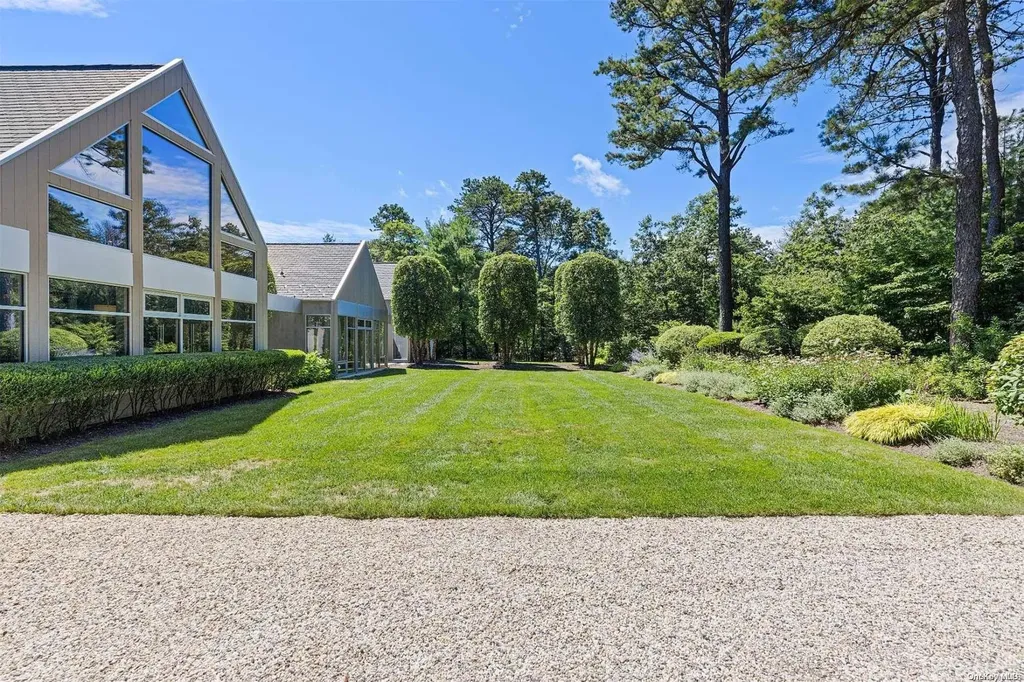 7 Rolling Wood Lane East Hampton NY 11937