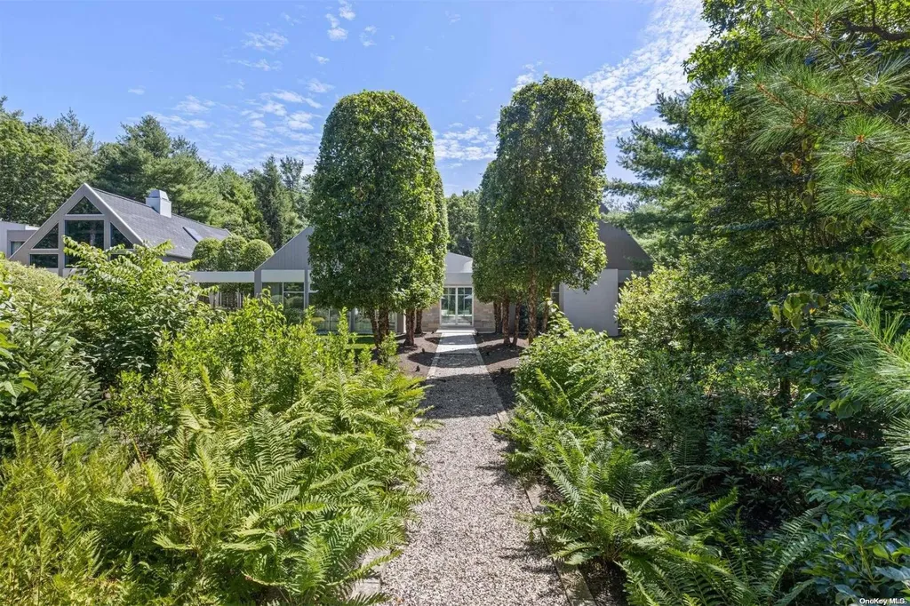 7 Rolling Wood Lane East Hampton NY 11937