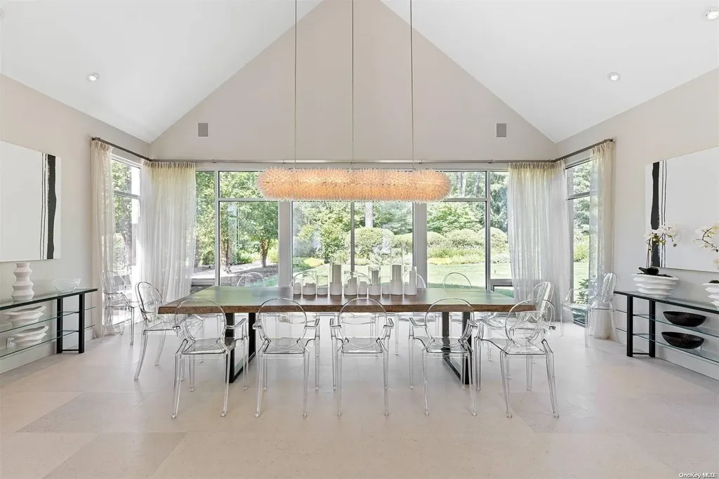 7 Rolling Wood Lane East Hampton NY 11937