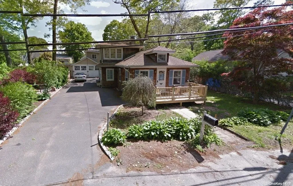 30 Forest Street Ronkonkoma NY 11779
