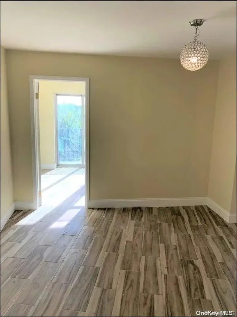 41-10 97th Flushing NY 11368
