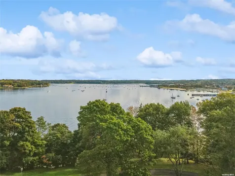 1026 W Shore Road Oyster Bay NY 11771