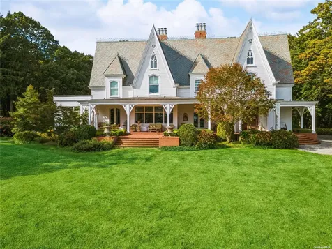 1026 W Shore Road Oyster Bay NY 11771