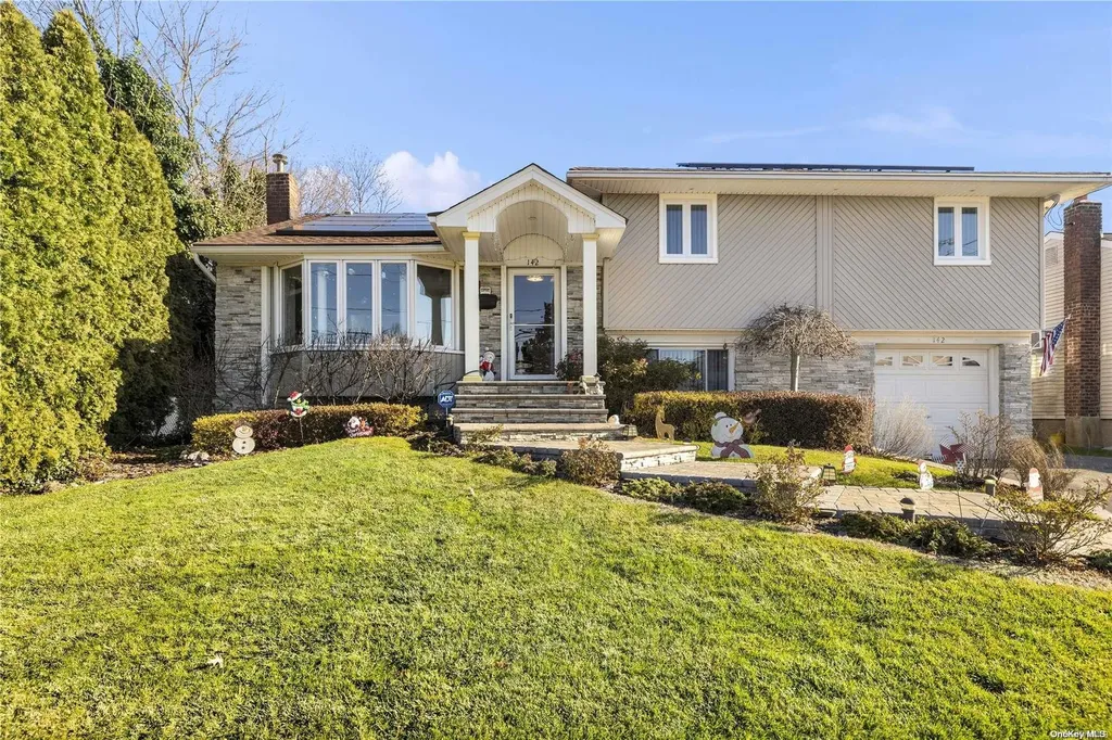 142 Central Park Road Plainview NY 11803