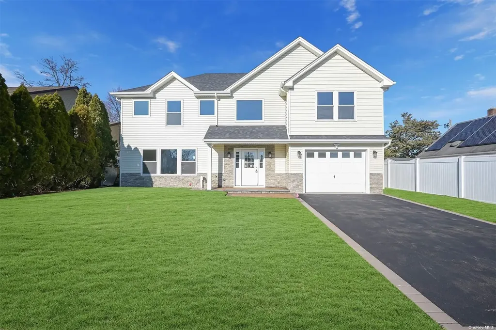 61 Birch Lane Levittown NY 11756