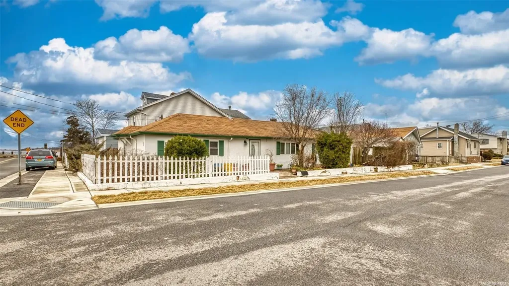 206 Davis Avenue Inwood NY 11096