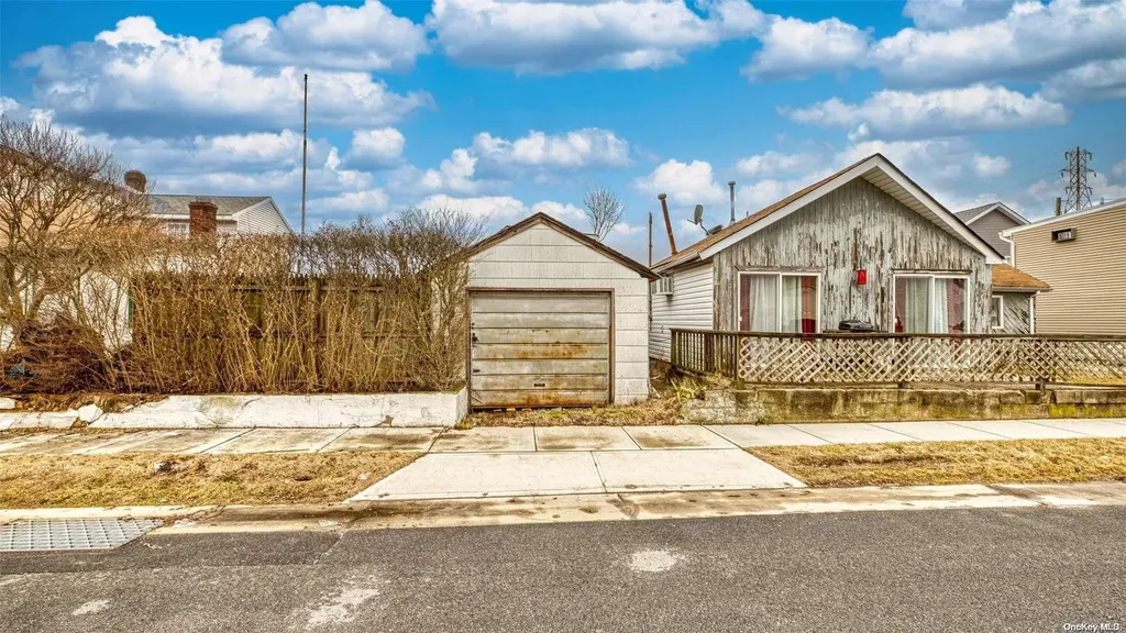 206 Davis Avenue Inwood NY 11096