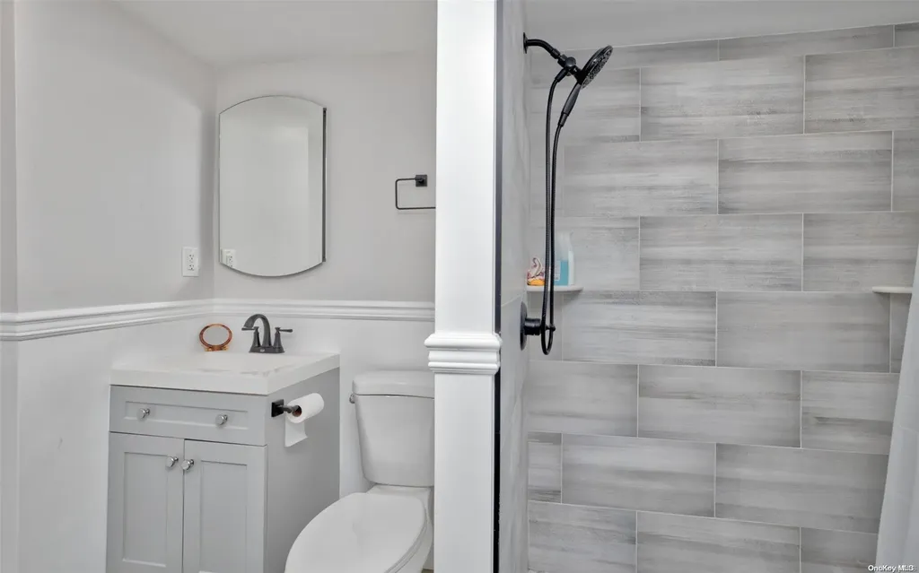 206 Davis Avenue Inwood NY 11096