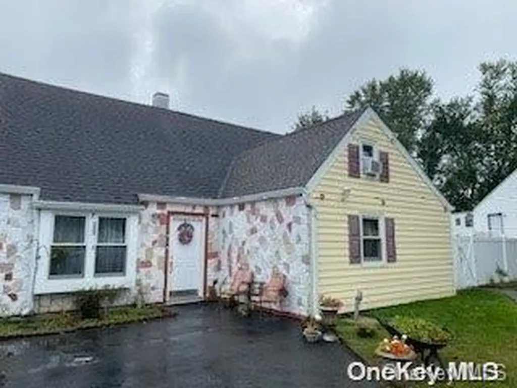 6 Dalton Road Bay Shore NY 11706