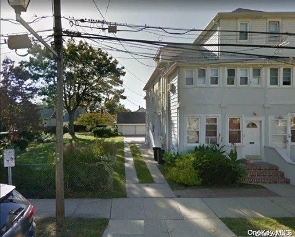 46 Lewis Avenue New Hyde Park NY 11040