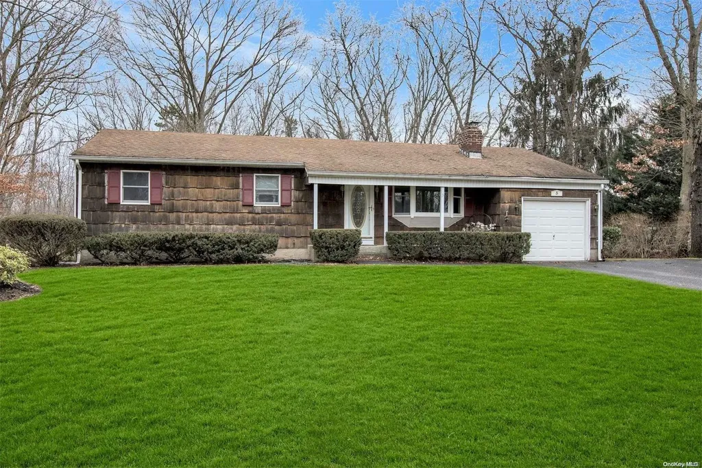 3 Maylin Court Smithtown NY 11787