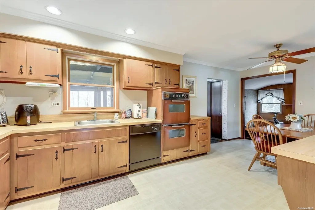 3 Maylin Court Smithtown NY 11787