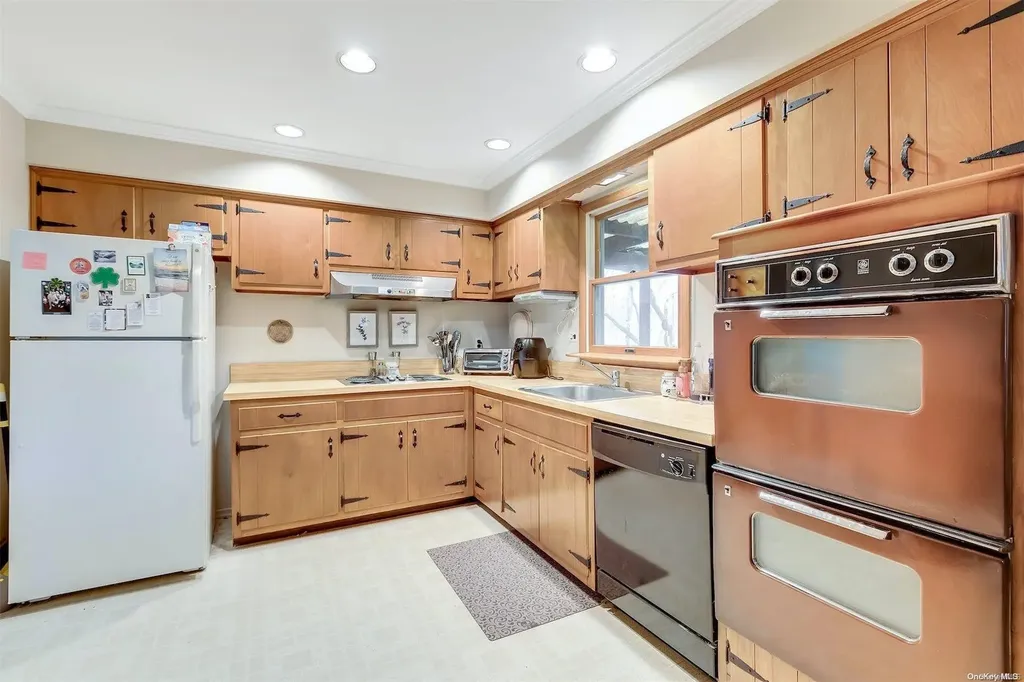 3 Maylin Court Smithtown NY 11787