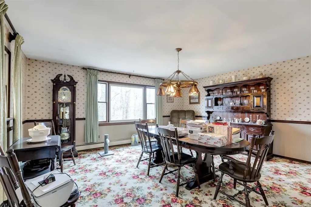 3 Maylin Court Smithtown NY 11787