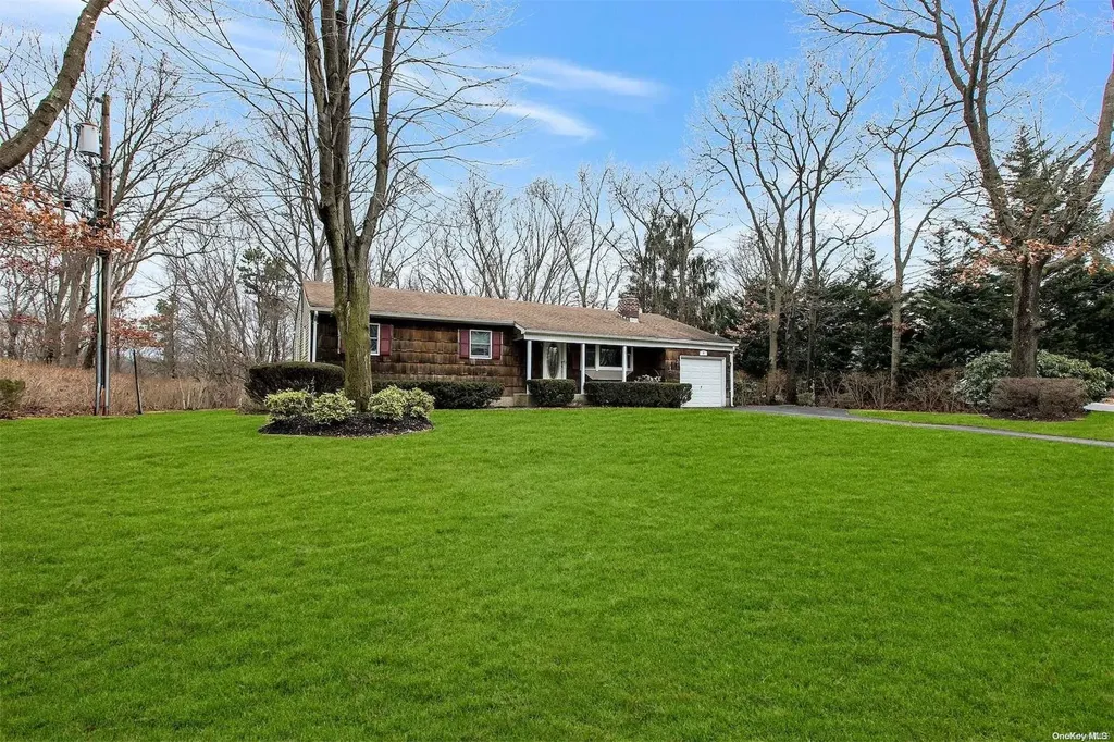 3 Maylin Court Smithtown NY 11787