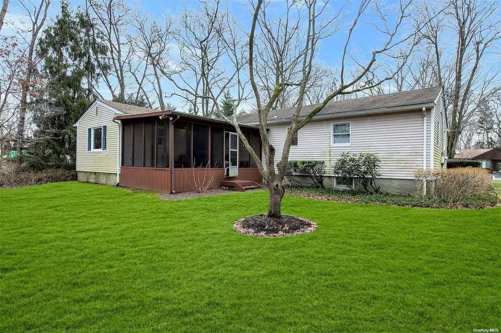 3 Maylin Court Smithtown NY 11787
