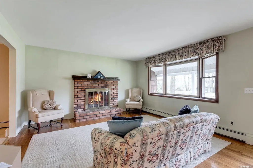 3 Maylin Court Smithtown NY 11787
